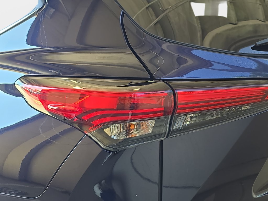 Used 2020 Blue Toyota Platinum image 35
