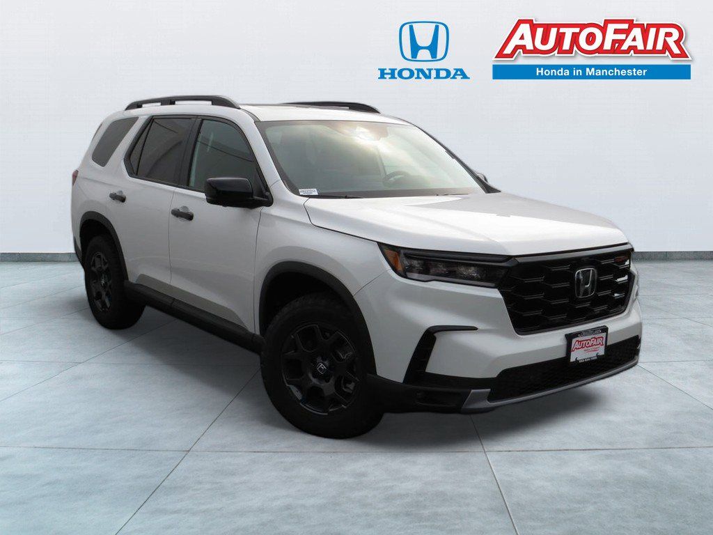 Platinum White 2023 Honda Pilot TrailSport AWD SUV / Crossover All-Wheel Drive Automatic
