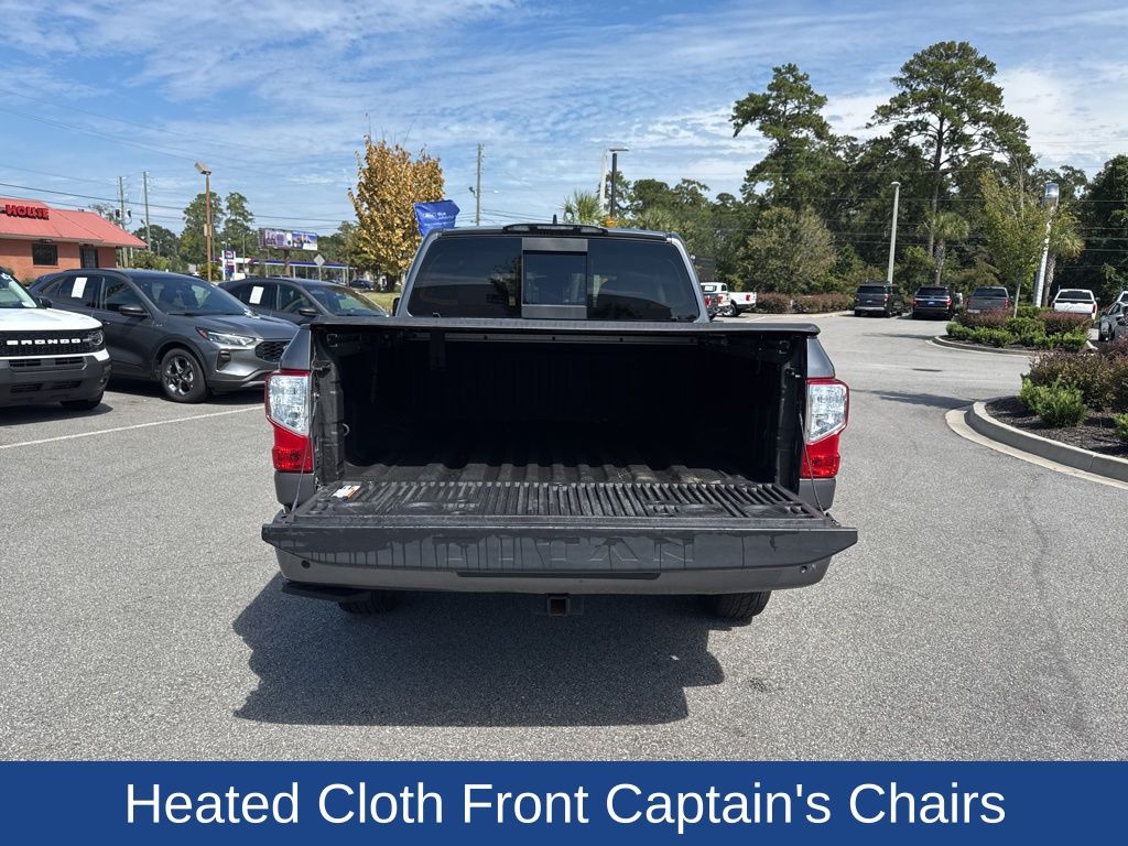 2022 Nissan Titan SV