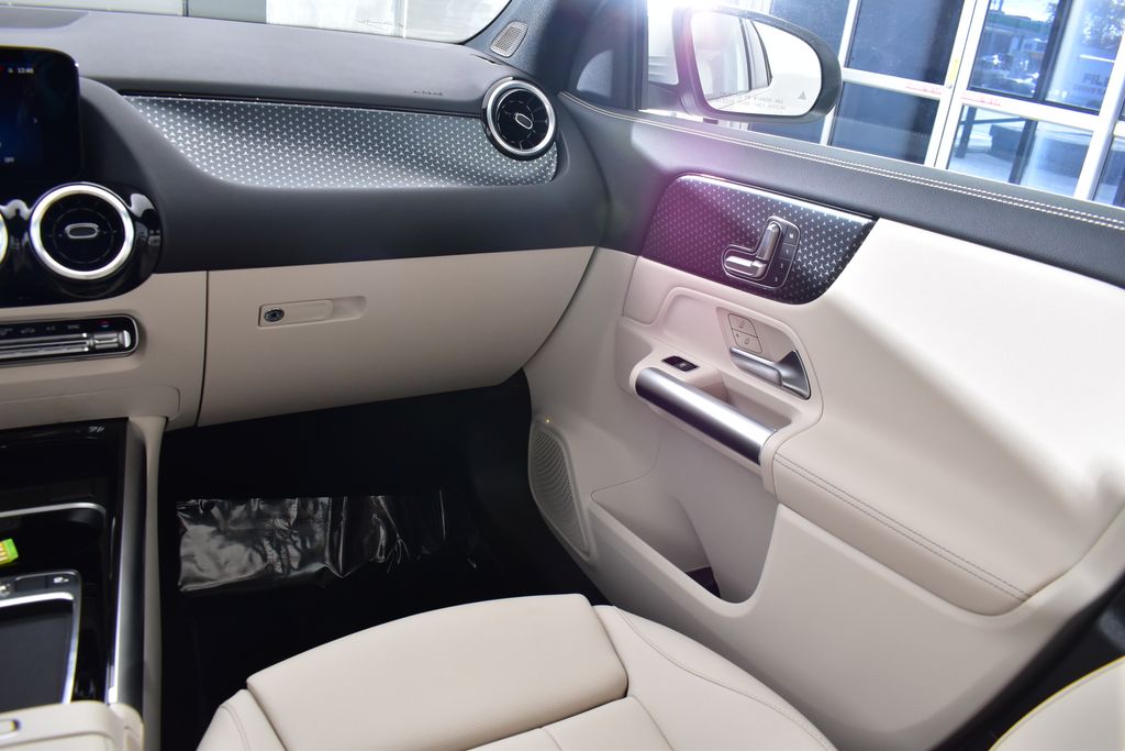 Thumbnail: 2025 Mercedes-Benz GLA - 29