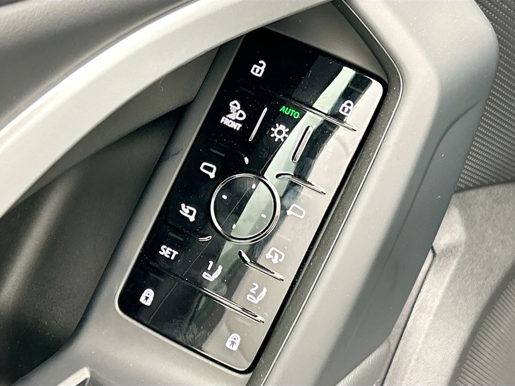 Thumbnail: 2025 Audi Q5 - 22