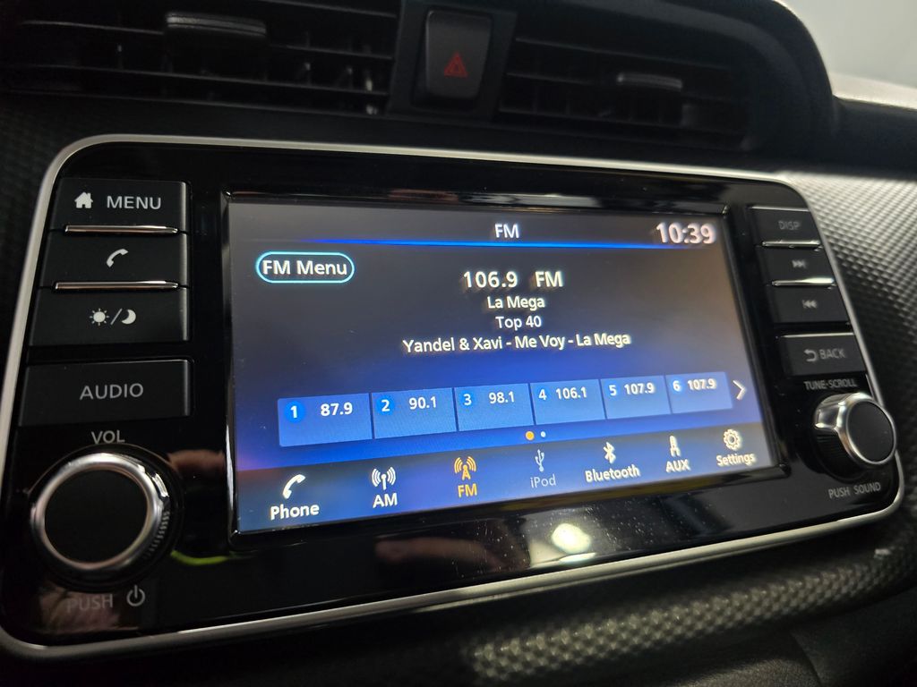 Thumbnail: 2021 Nissan Kicks - 21