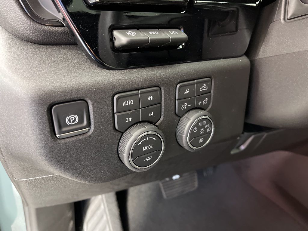 Thumbnail: 2026 Chevrolet Silverado 2500 - 30