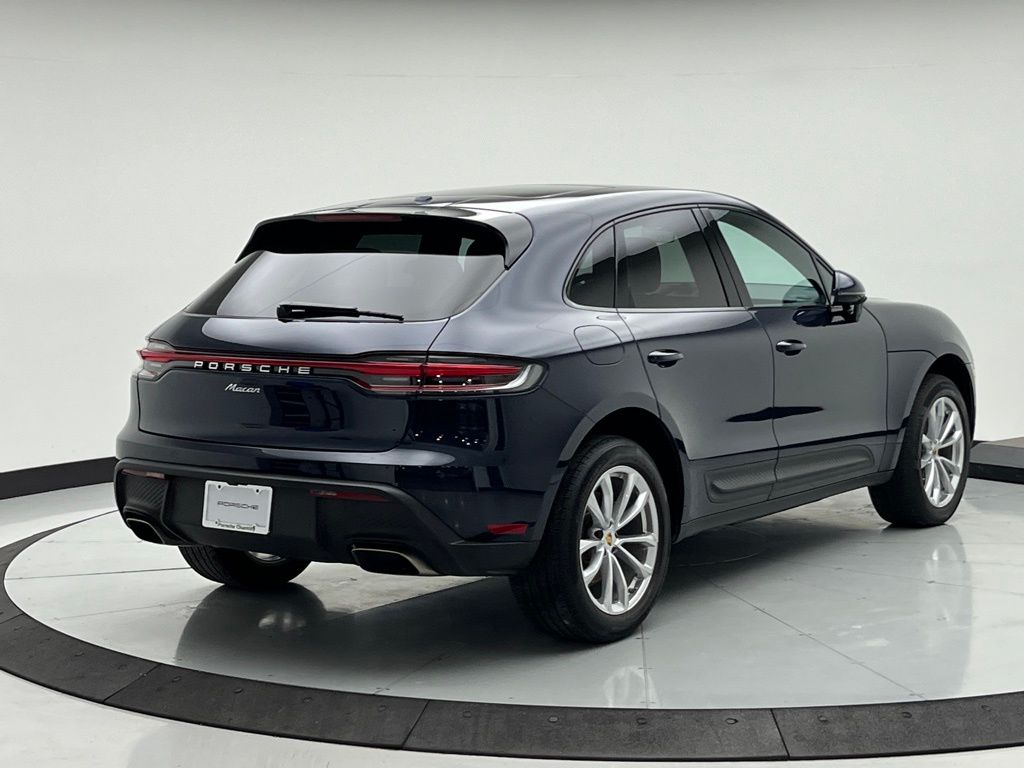 Thumbnail: 2023 Porsche Macan - 7