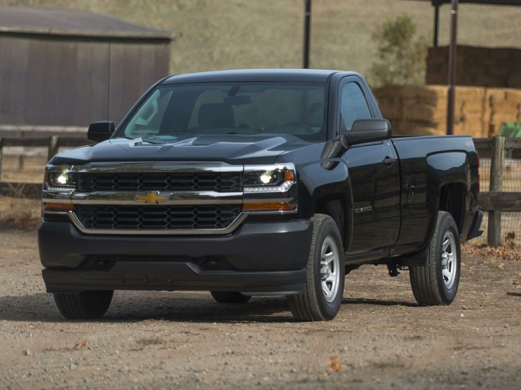 2017 Chevrolet Silverado 1500 LT Crew Cab RWD
