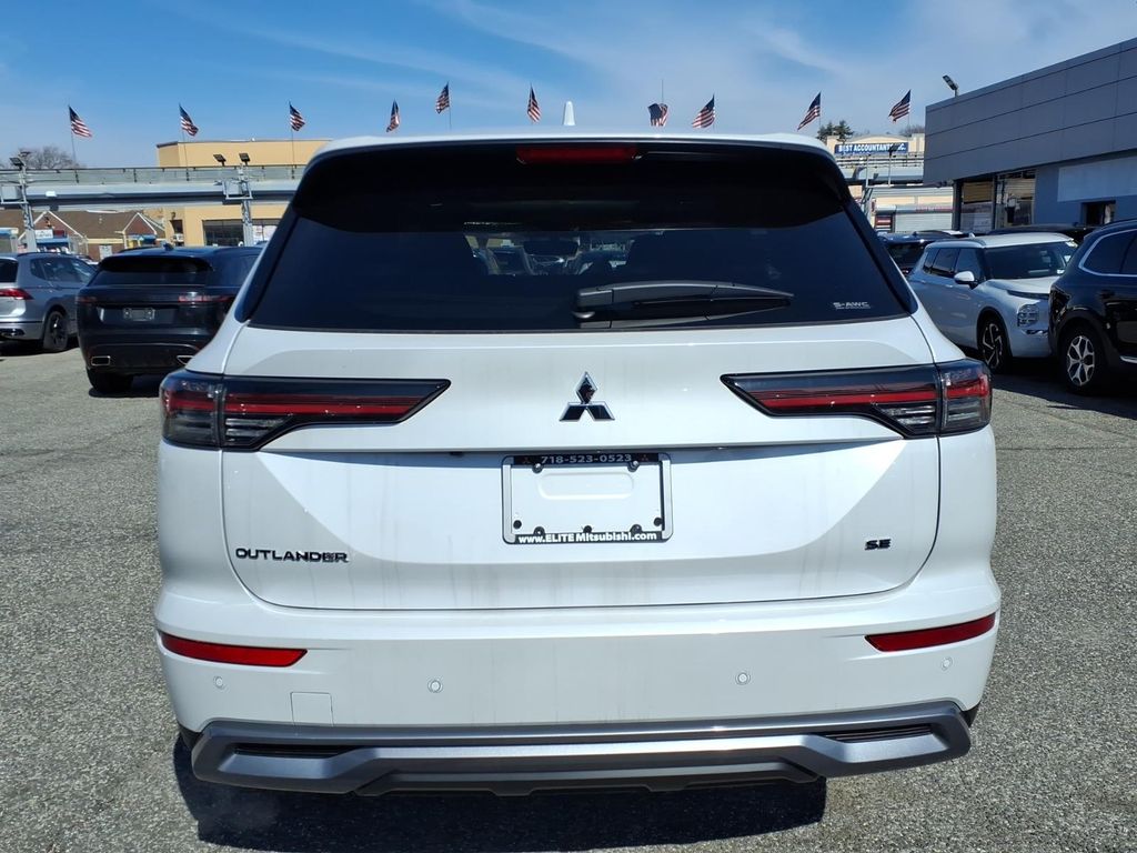 2026 Mitsubishi Outlander SE - Photo 6