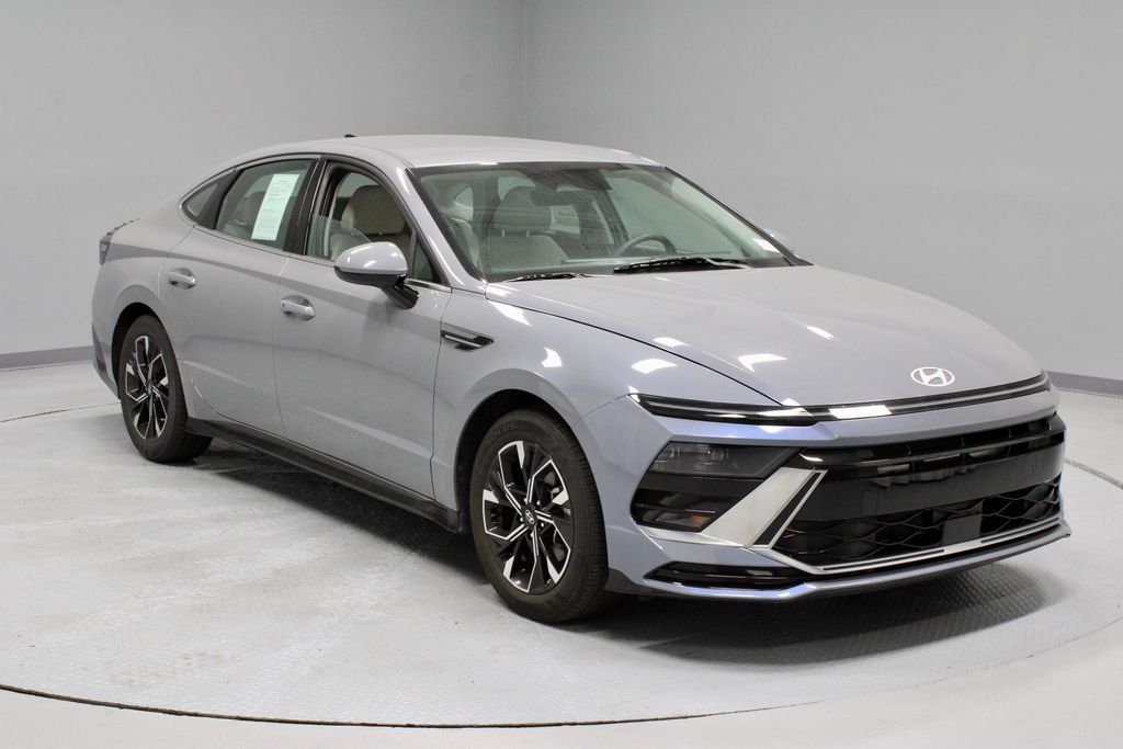 Transmission Blue 2025 Hyundai Sonata Sedan Front-Wheel Drive 8-Speed Automatic