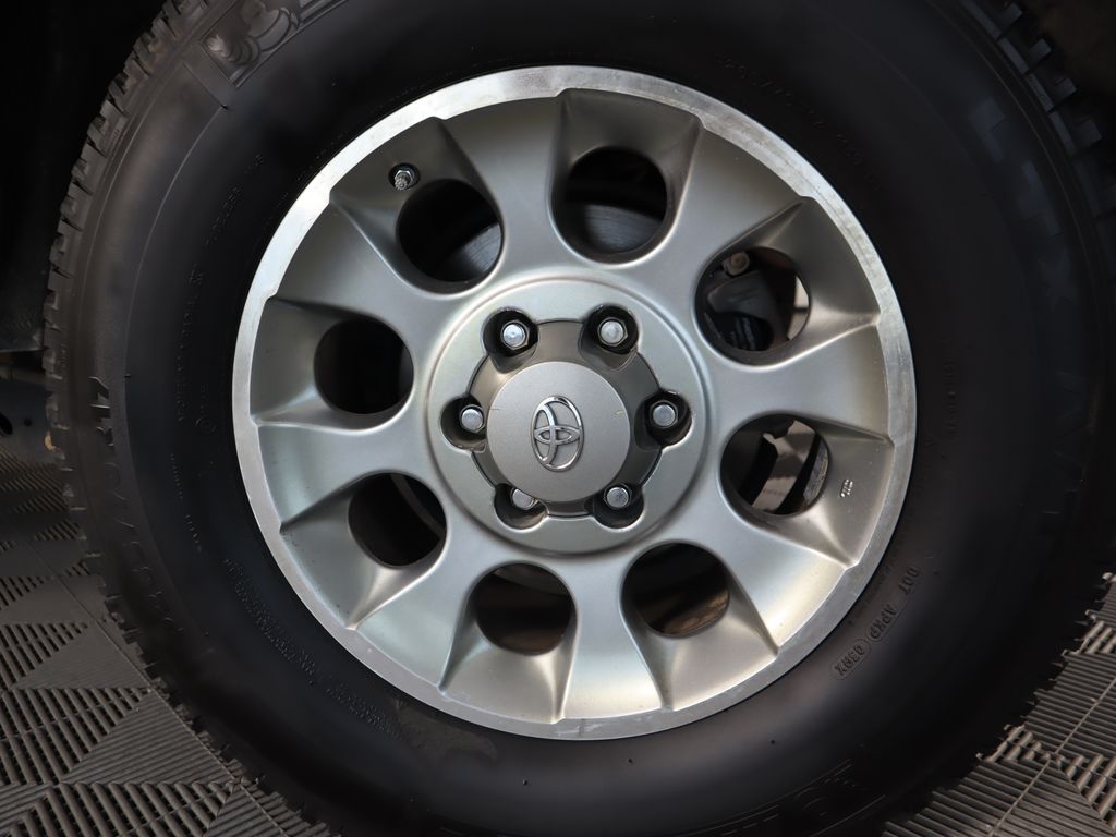 Thumbnail: 2012 Toyota FJ Cruiser - 30