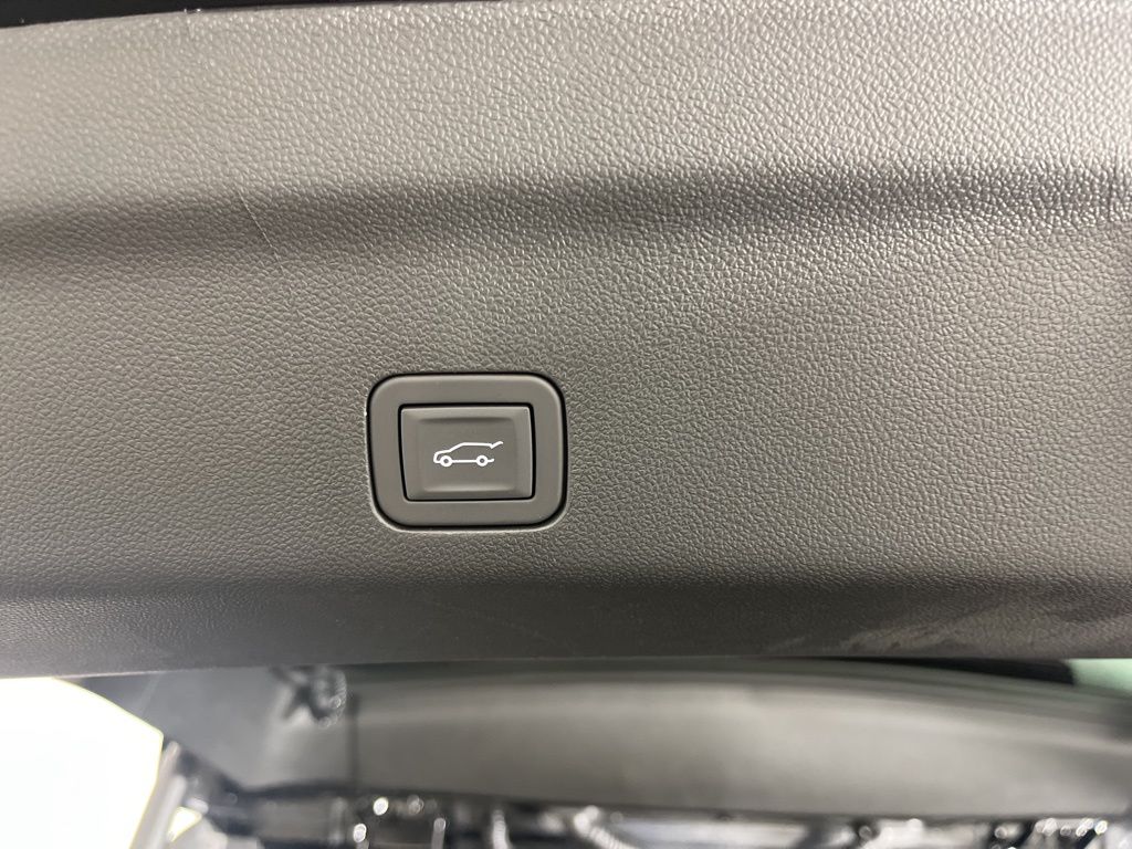 Thumbnail: 2026 Chevrolet Tahoe - 16