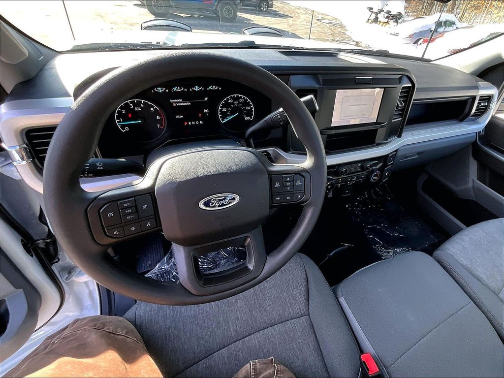2026 Ford F-350SD — photo 6