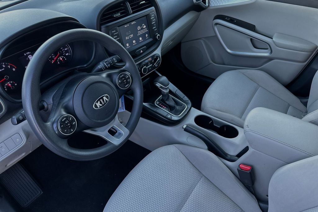 2020 Kia Soul LX 12