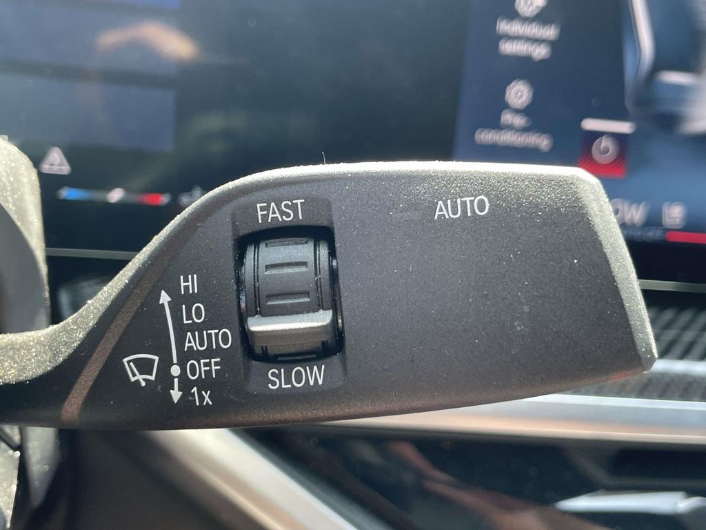 Used 2025 Blue BMW M60i image 42