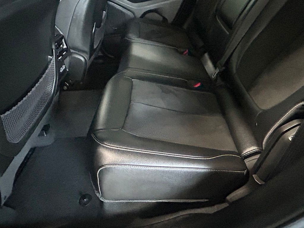 Used 2023 Diamond Black Crystal Pearlcoat Jeep Altitude image 46