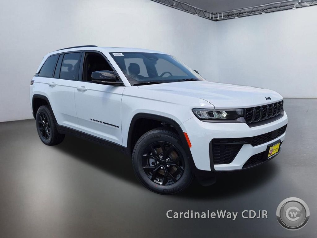 2026 Jeep Grand Cherokee Altitude