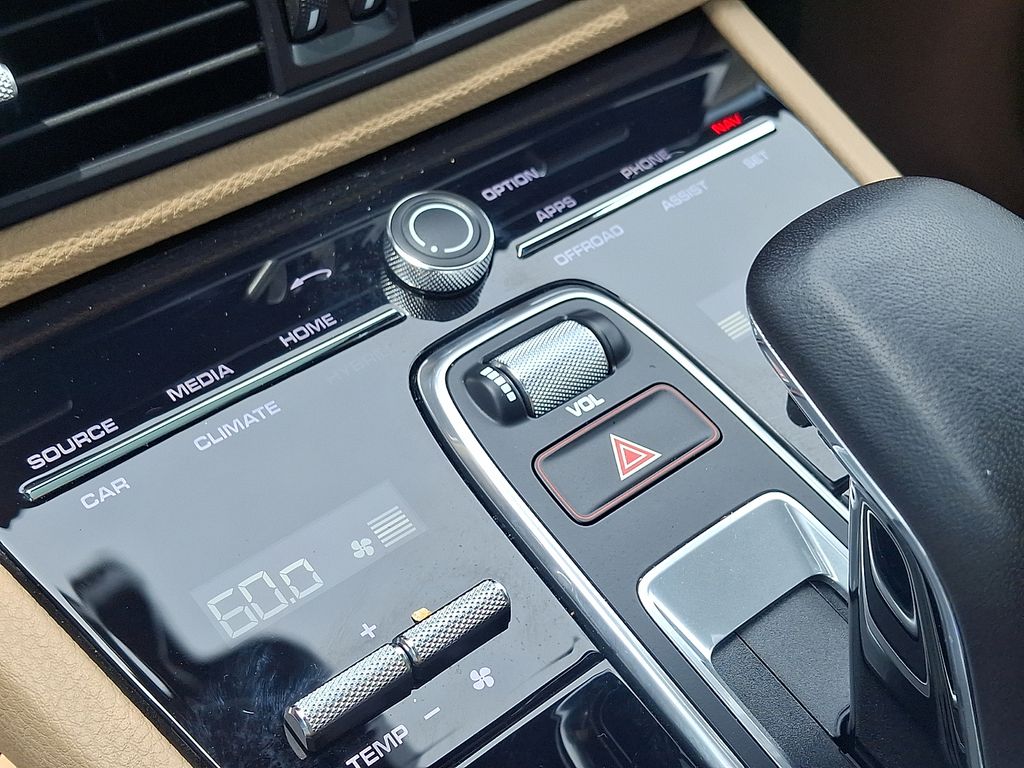 Thumbnail: 2023 Porsche Cayenne - 18