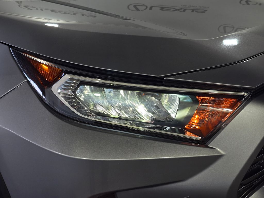 Thumbnail: 2021 Toyota RAV4 - 5