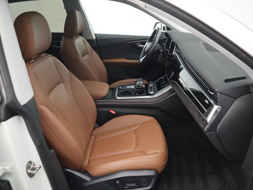 Thumbnail: 2022 Audi Q8 - 21