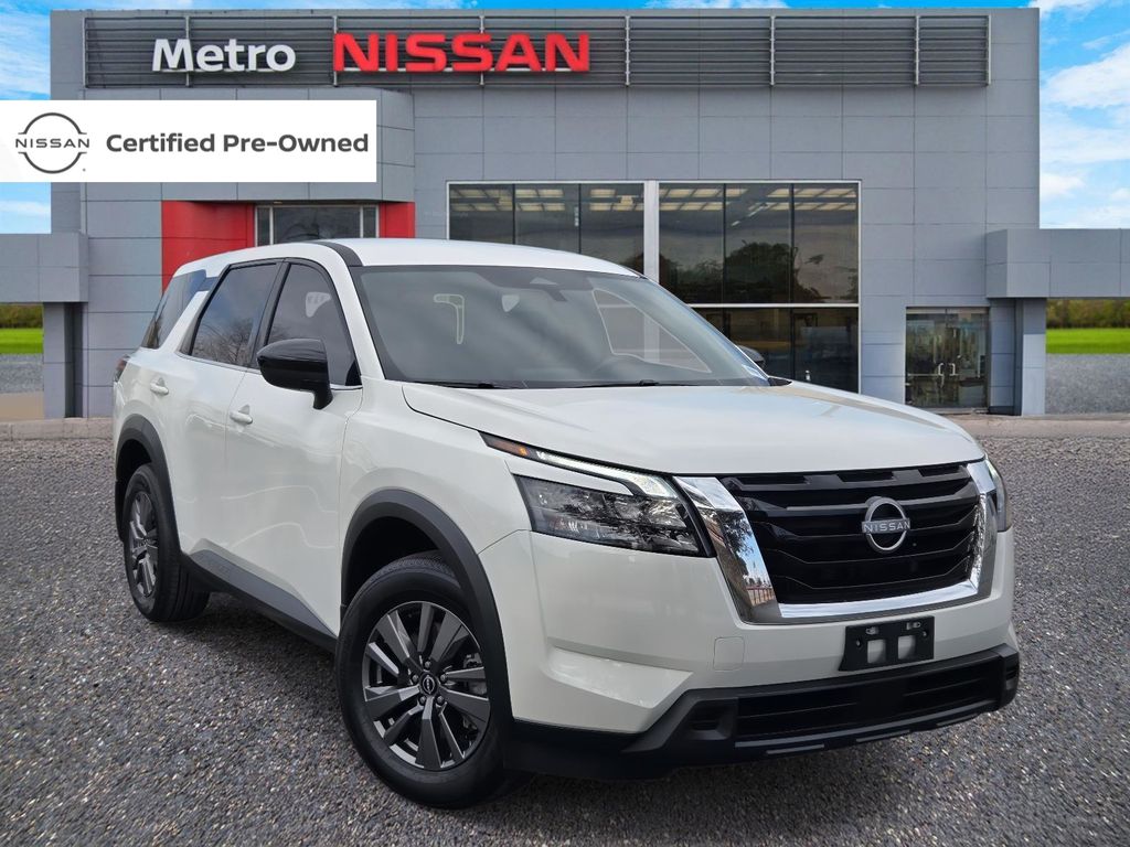 2025 Nissan Pathfinder S FWD