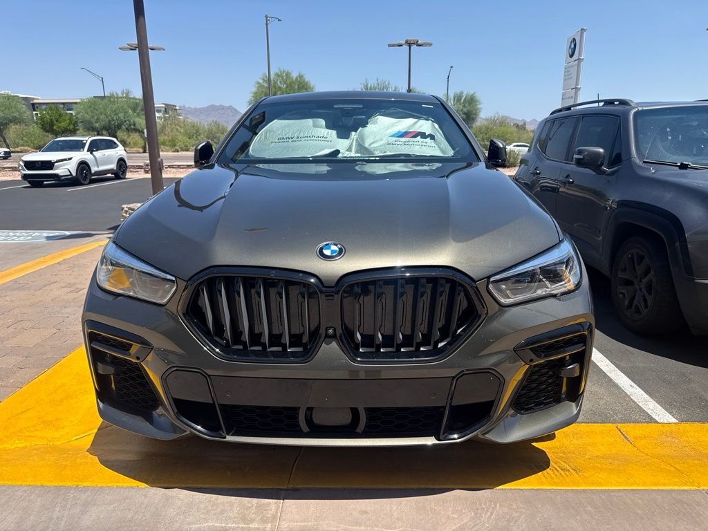 Used 2022 Green BMW xDrive40i image 2