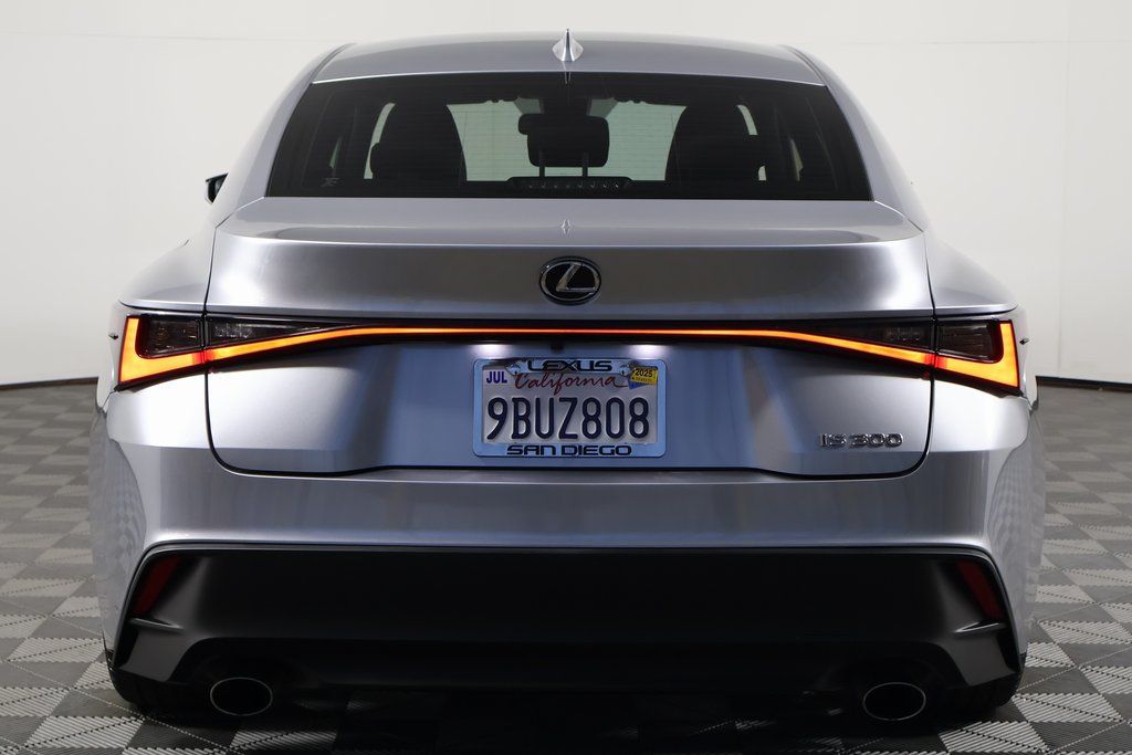 Thumbnail: 2022 Lexus IS - 5