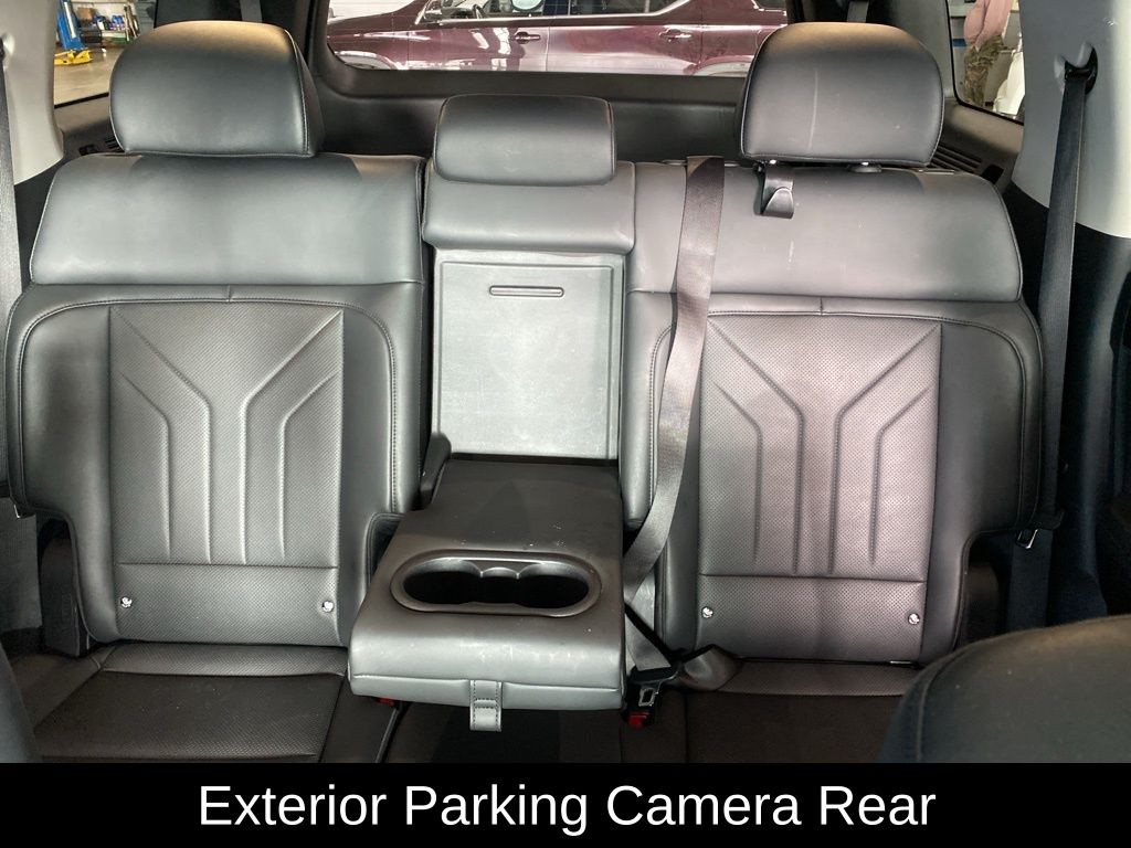 Used 2025 Silver Hyundai SEL image 13