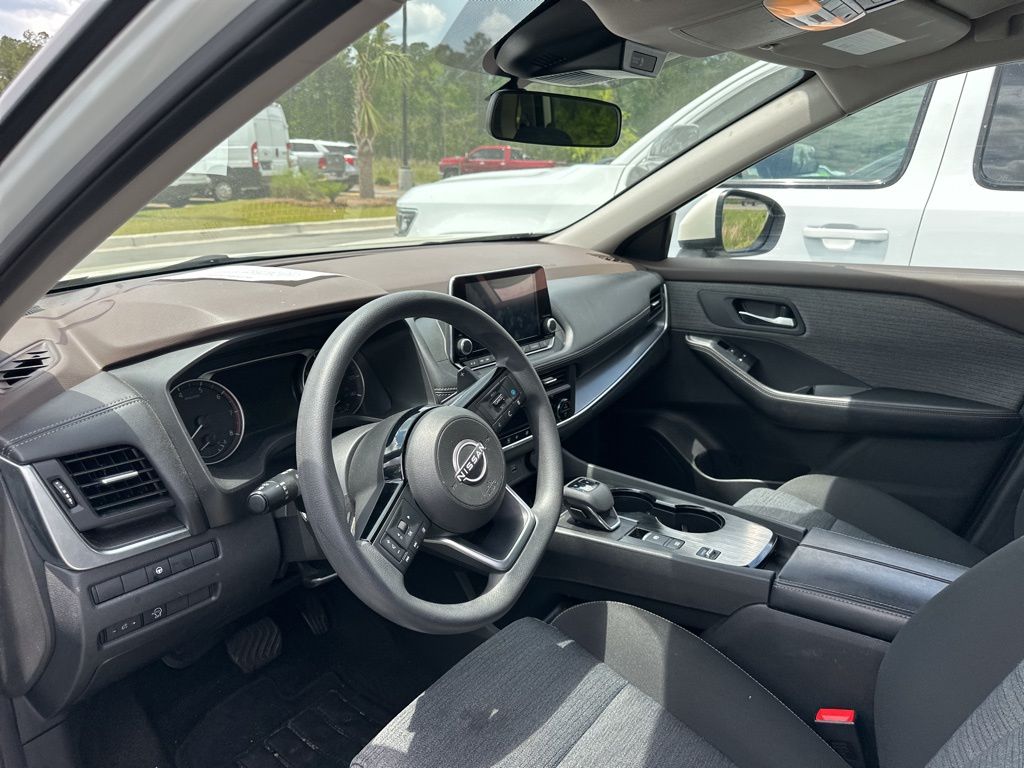 2023 Pearl White Tricoat Nissan Rogue SV FWD SUV