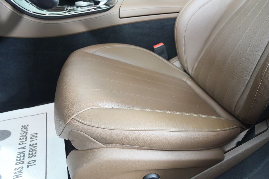 Thumbnail: 2019 Mercedes-Benz E-Class - 9