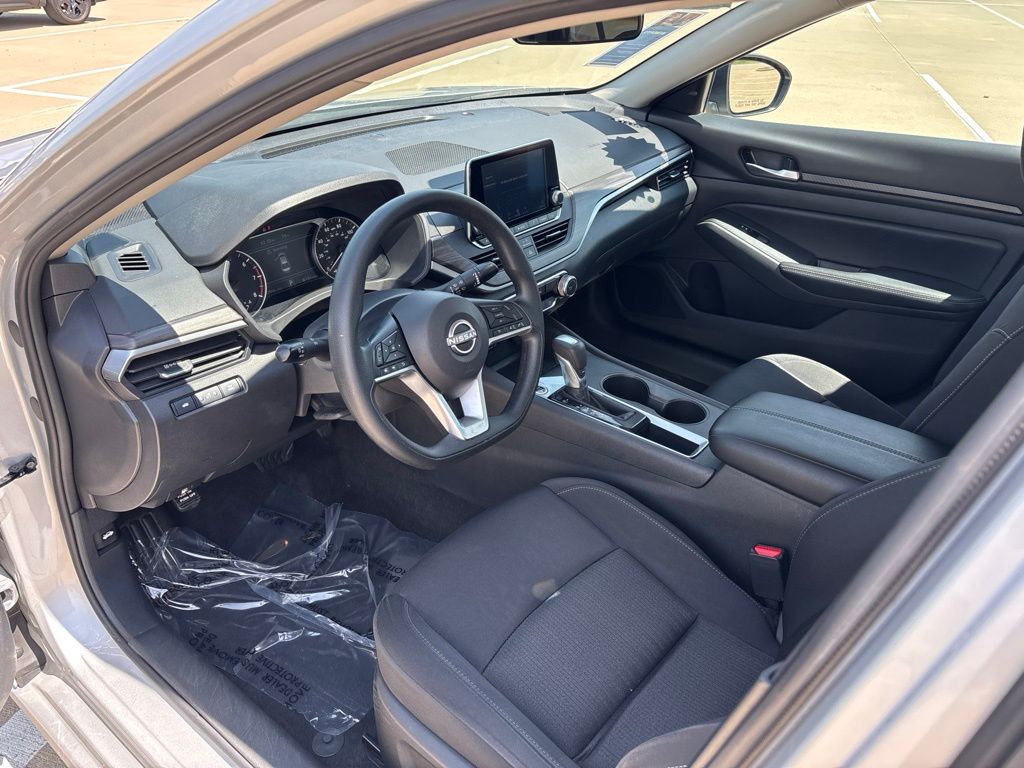 Used 2025 Nissan Altima Sedan