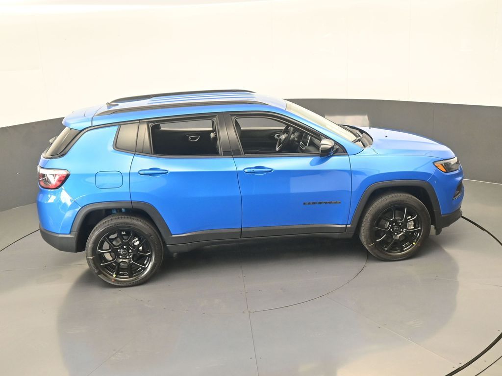 New 2026 Hydro Blue Pearlcoat Jeep Latitude image 52