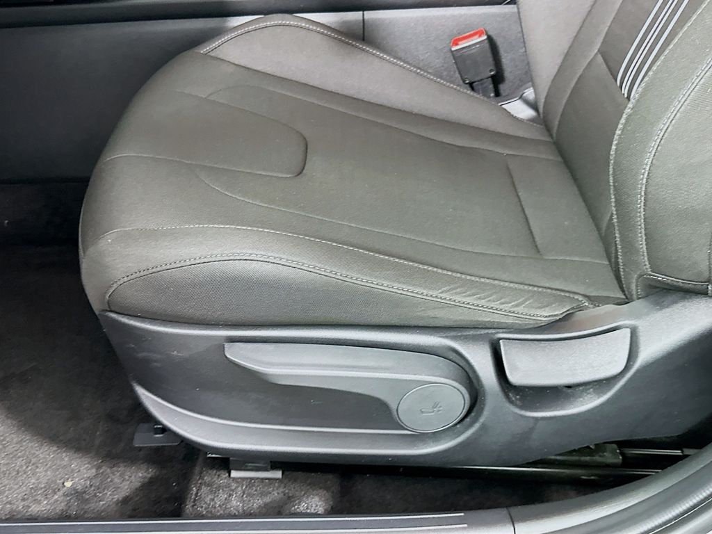 Thumbnail: 2023 Hyundai Elantra - 19