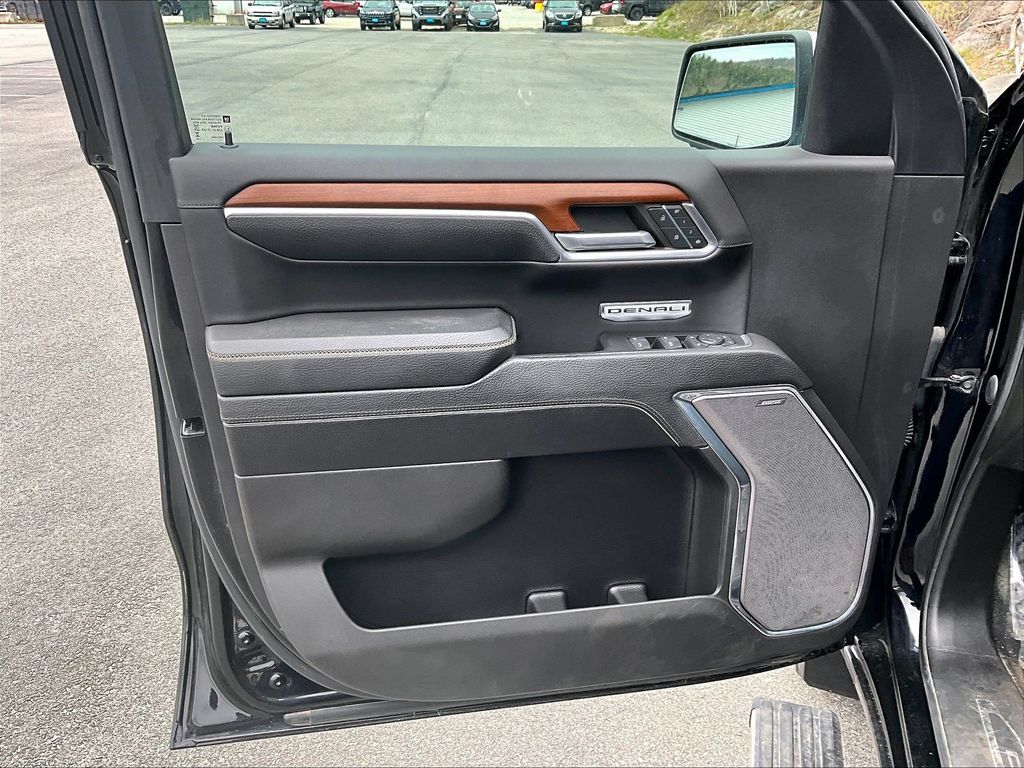 2023 GMC Sierra 1500 — photo 9