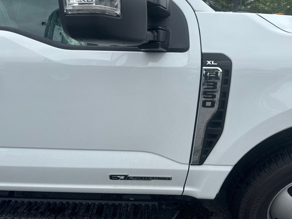 2026 Ford F-350 Chassis XL