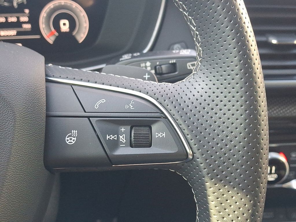 Thumbnail: 2024 Audi SQ5 - 23