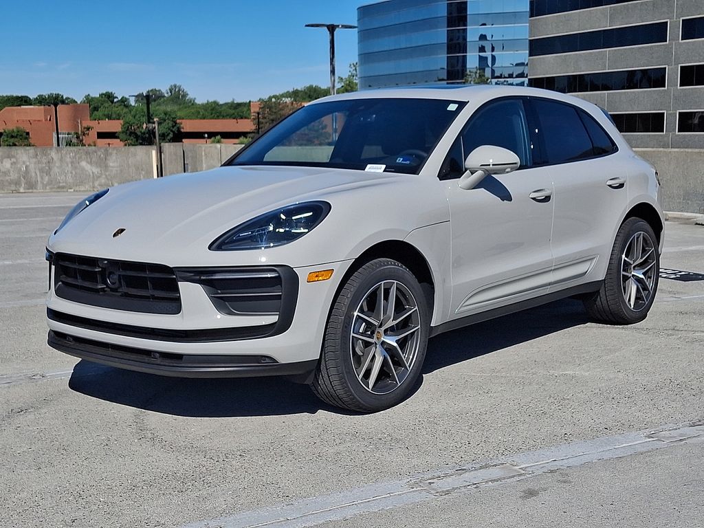 Thumbnail: 2026 Porsche Macan - 1