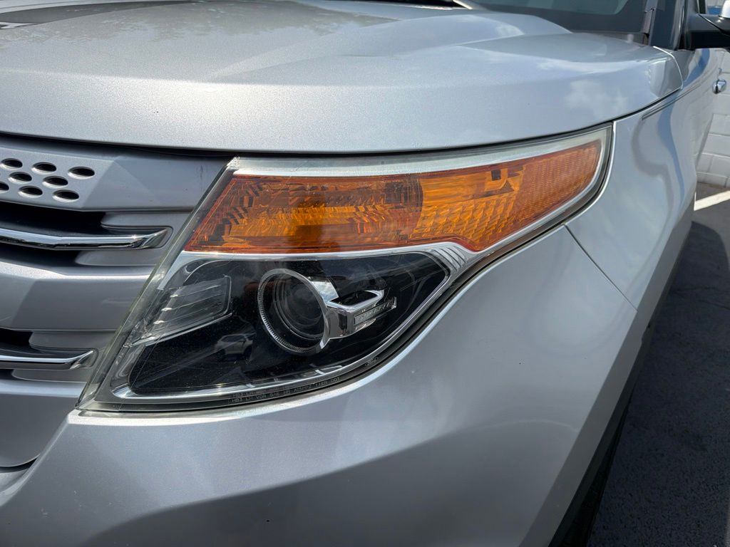 Thumbnail: 2013 Ford Explorer - 9