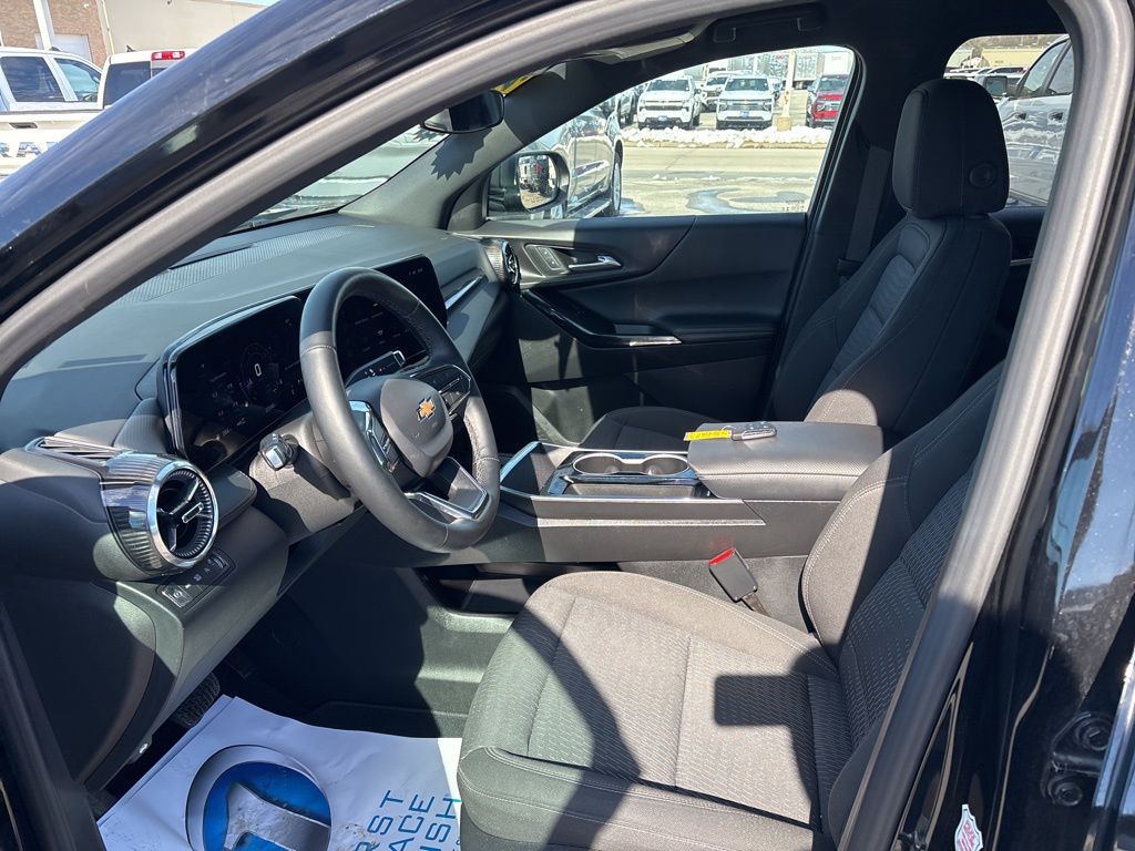 Used 2025 Chevrolet Equinox SUV