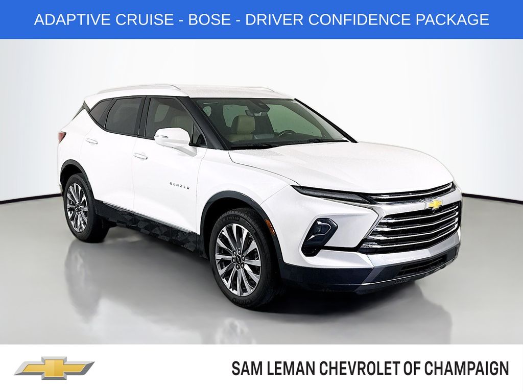 White (Iridescent Pearl Tricoat) 2023 Chevrolet Blazer SUV / Crossover Front-Wheel Drive 9-Speed Automatic Overdrive