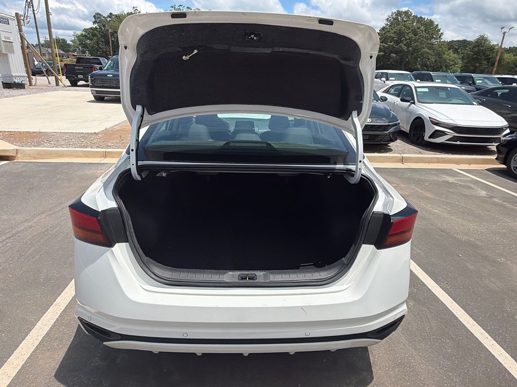 Used 2025 White Nissan 2.5 SV image 14