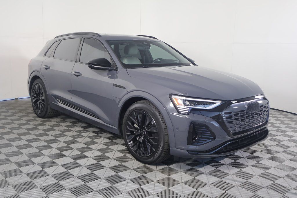 Thumbnail: 2024 Audi Q8 e-tron - 3