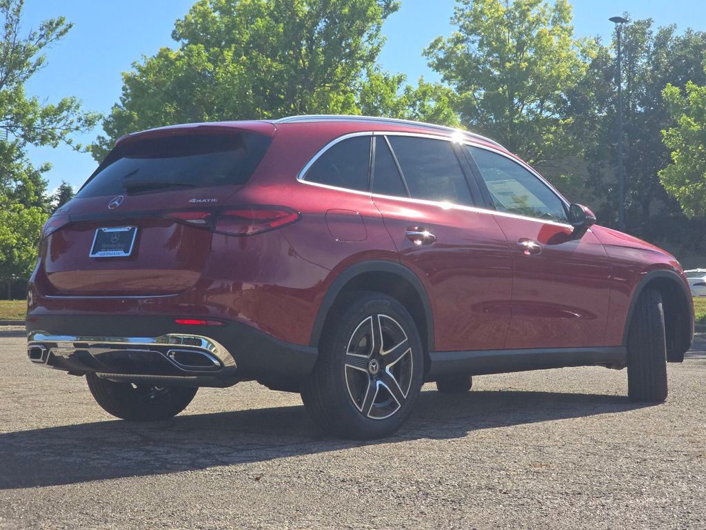 New 2026 Red Mercedes-Benz GLC 300 image 17