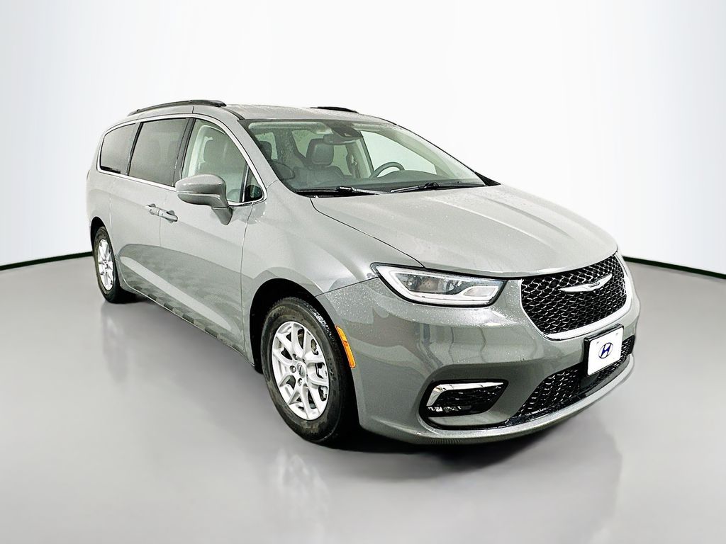 Thumbnail: 2022 Chrysler Pacifica - 3