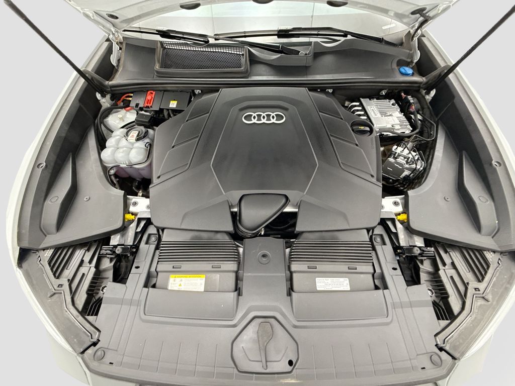 Thumbnail: 2023 Audi Q8 - 28