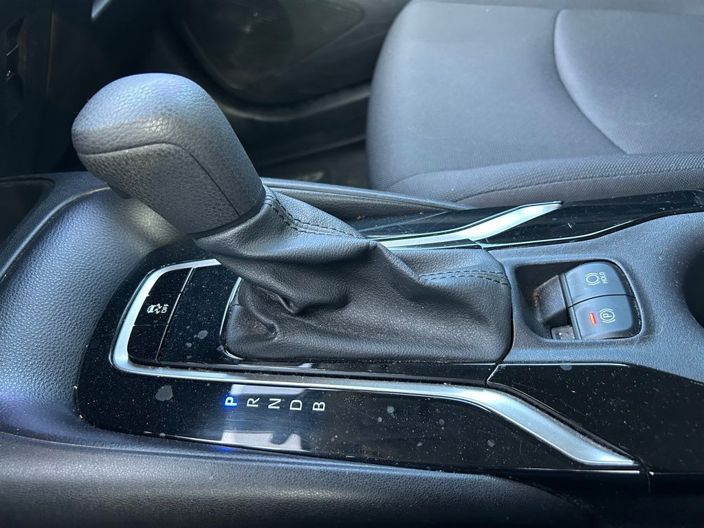 2021 Toyota Corolla LE 21