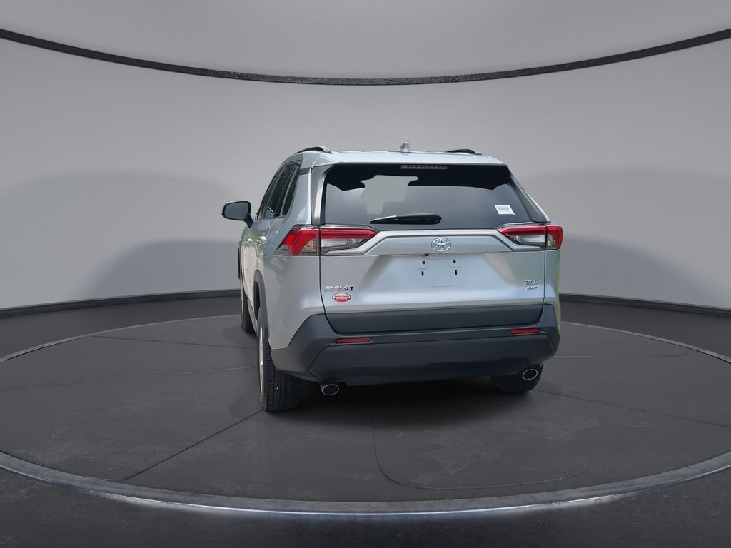 Thumbnail: 2021 Toyota RAV4 - 7