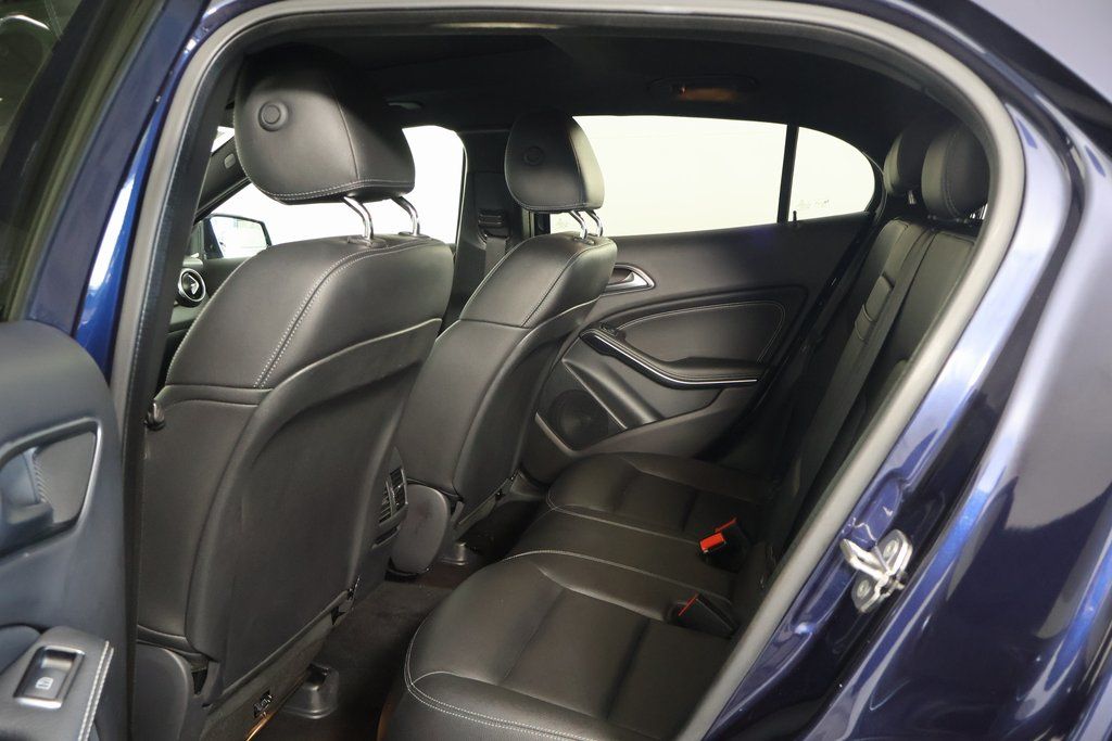 Thumbnail: 2018 Mercedes-Benz GLA - 11