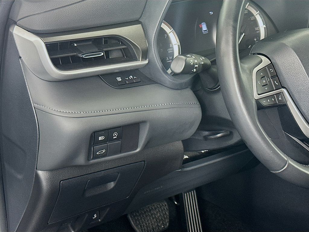 Thumbnail: 2024 Toyota Highlander - 10