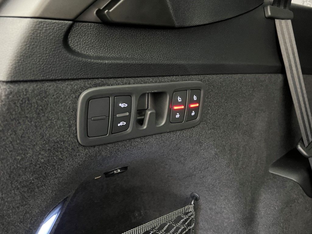 Thumbnail: 2025 Audi Q7 - 13