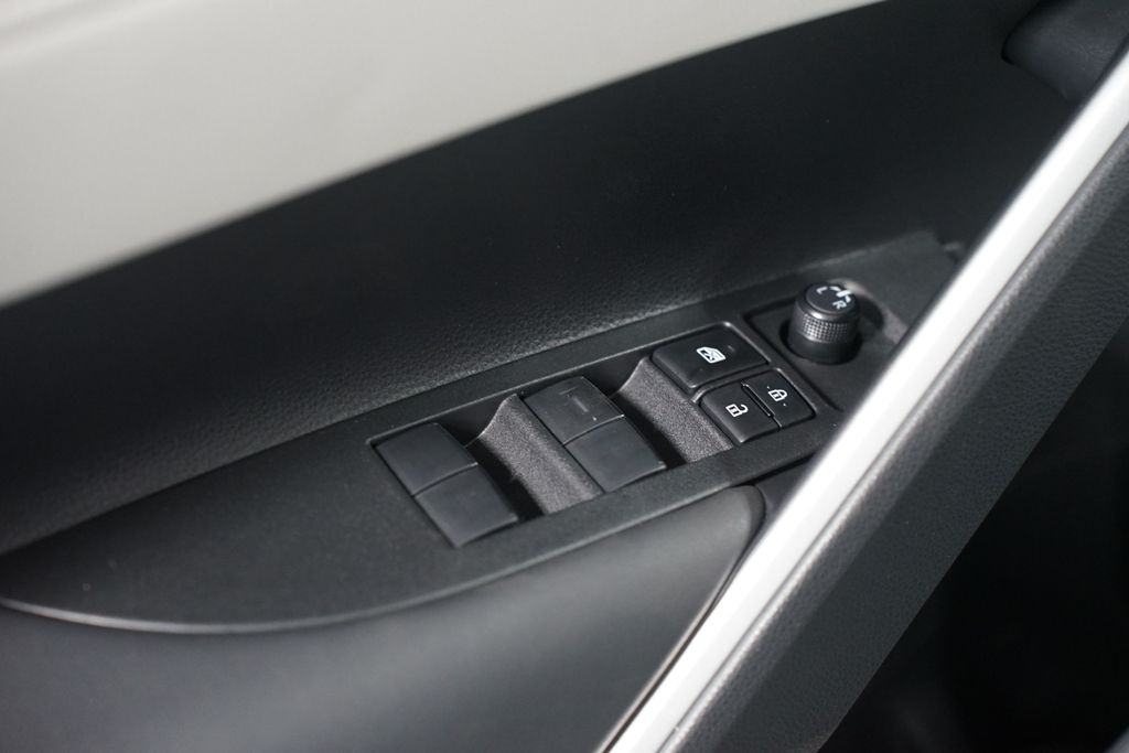 Thumbnail: 2026 Toyota Corolla Cross - 28