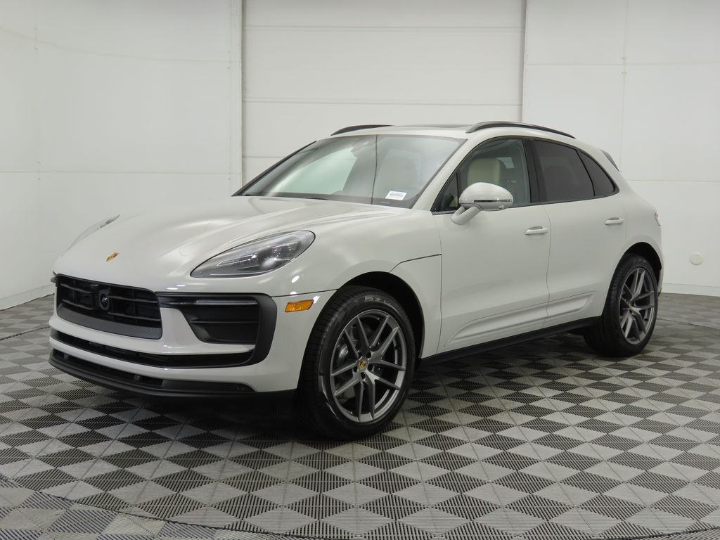 Thumbnail: 2025 Porsche Macan - 1