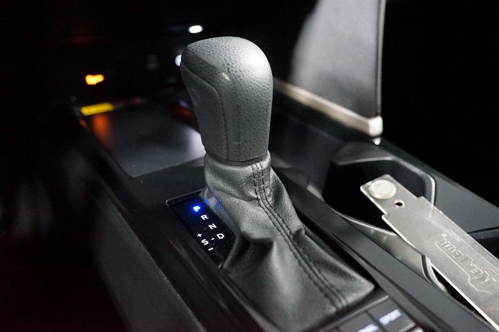 Thumbnail: 2025 Toyota Camry - 21